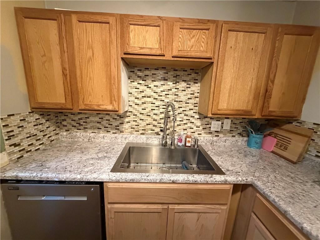 4515 N Troost Avenue — photo 6