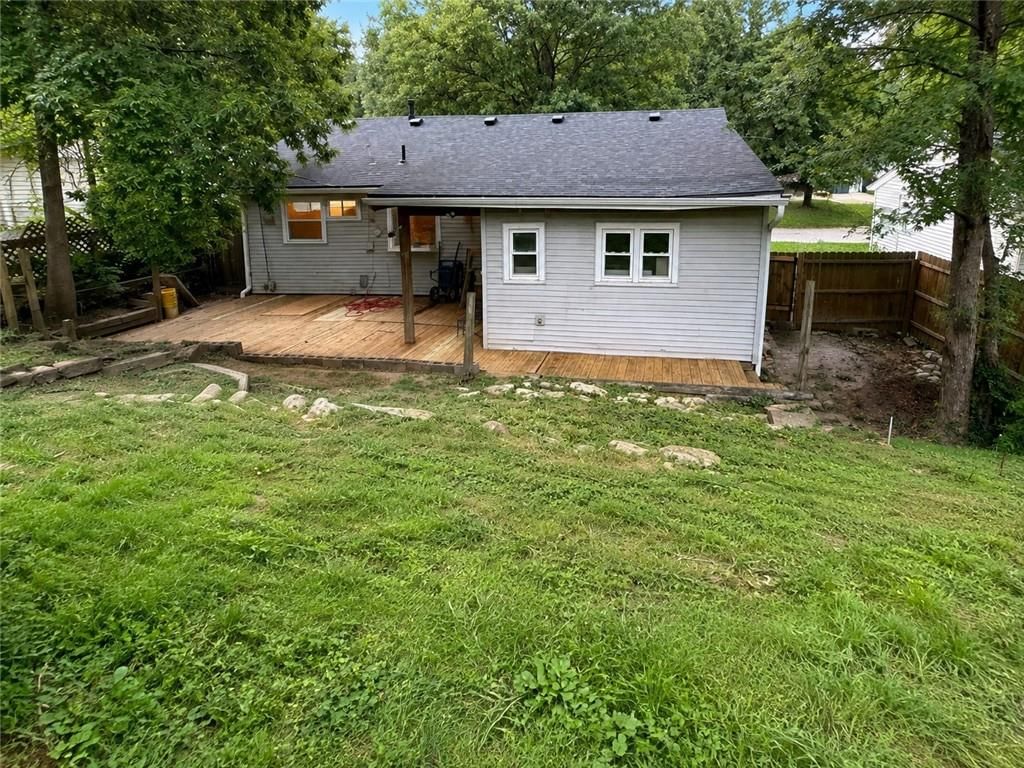 4515 N Troost Avenue — photo 15