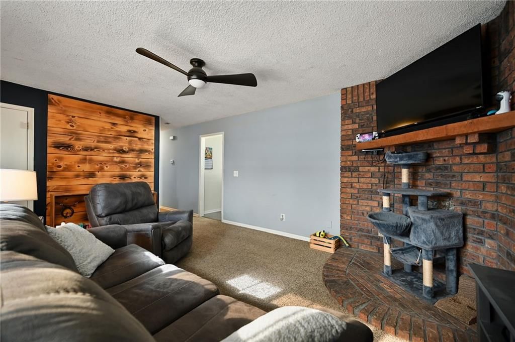 800 E Pearl Street — photo 5