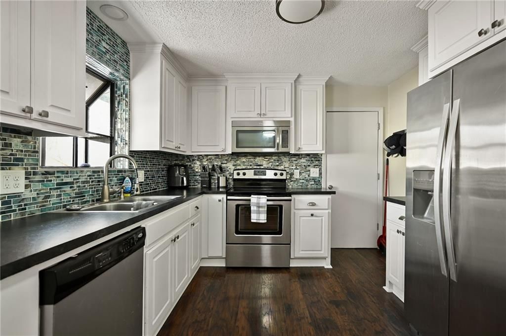 800 E Pearl Street — photo 8