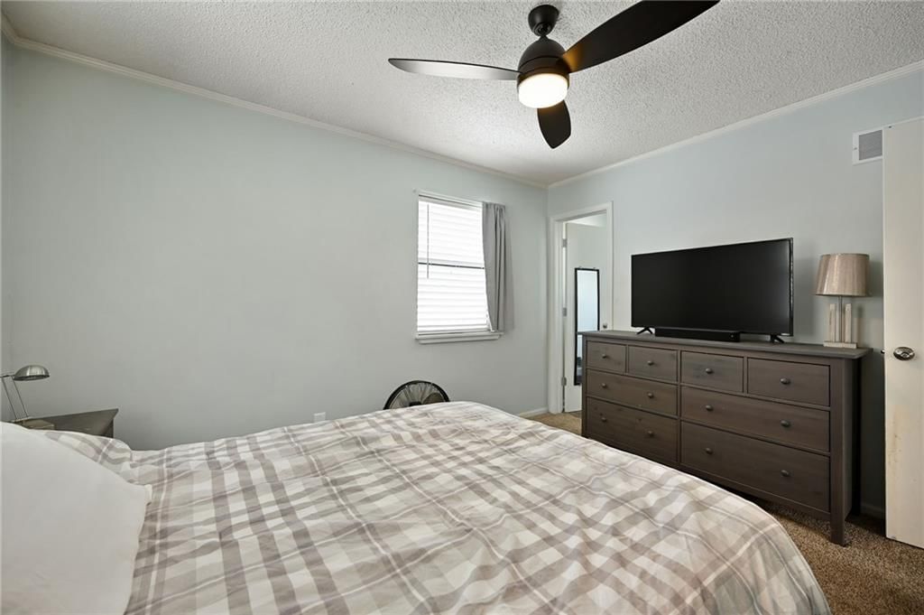 800 E Pearl Street — photo 12
