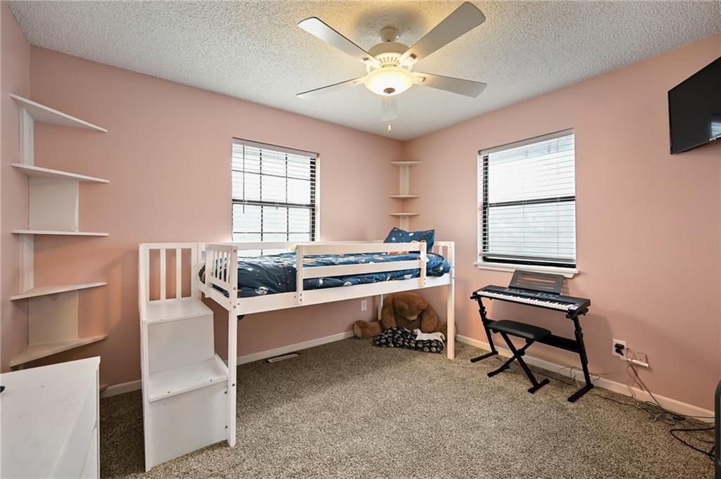 800 E Pearl Street — photo 14