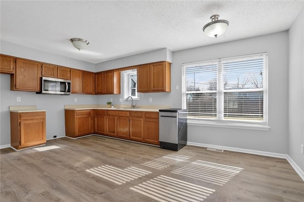 415 W Smith Street — photo 7
