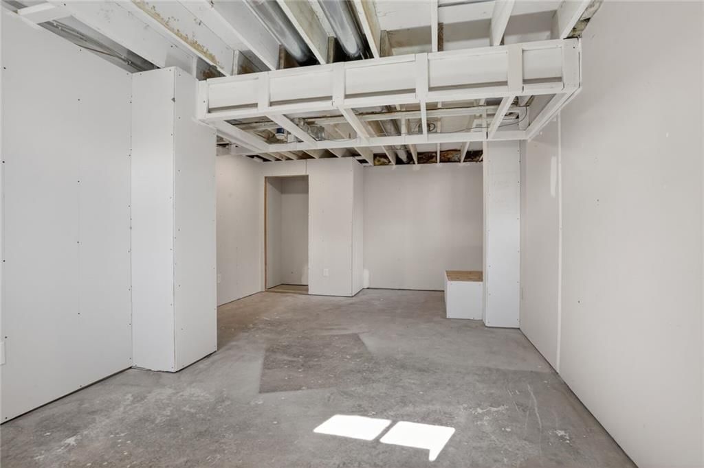 415 W Smith Street — photo 15