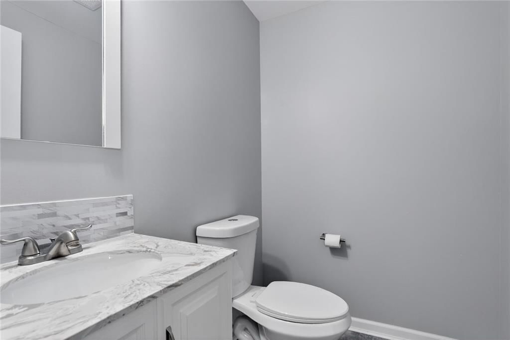 415 W Smith Street — photo 16