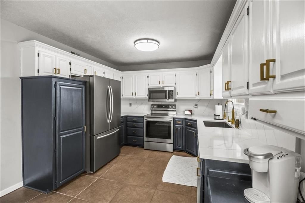 1048 SW Twin Creek Drive — photo 11