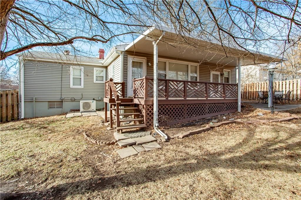 3709 S Main Street — photo 3