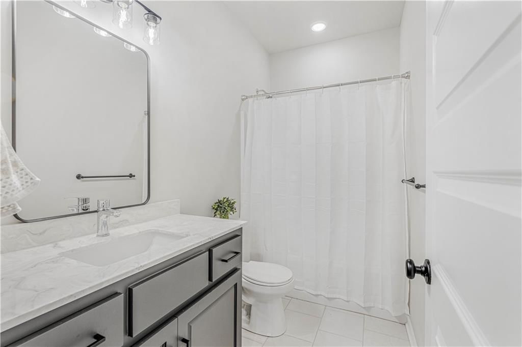 604 SW Meadowood Drive — photo 4