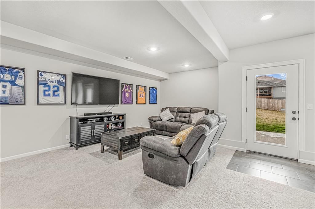 604 SW Meadowood Drive — photo 20