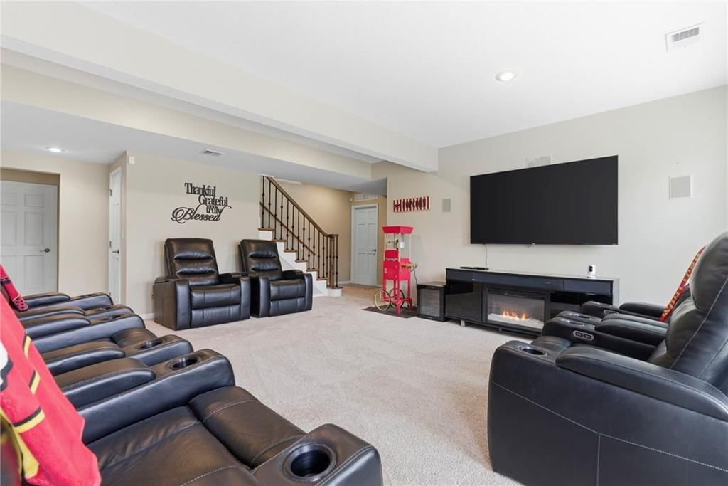 9705 Leslie Avenue — photo 24