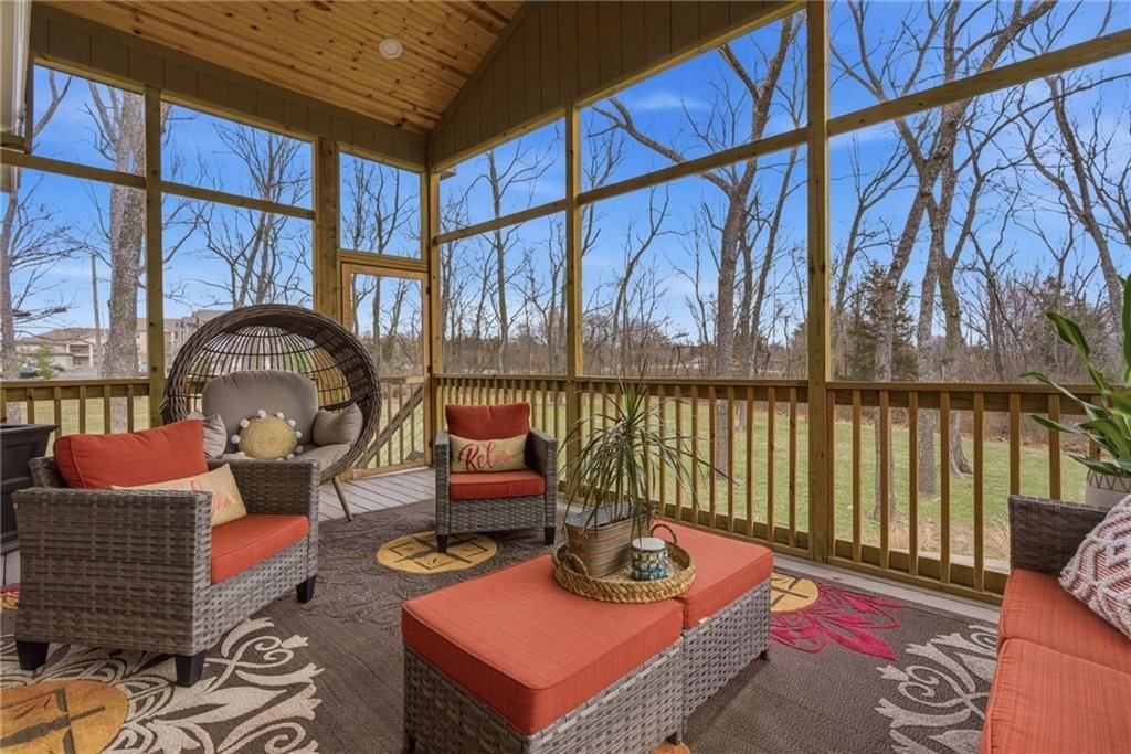 9705 Leslie Avenue — photo 30