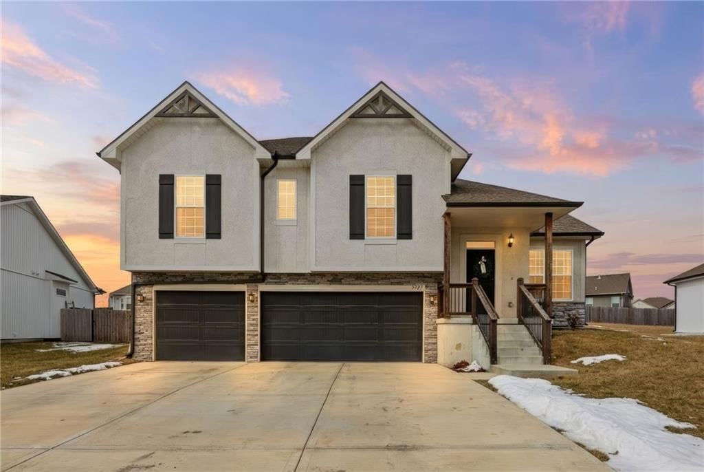 3727 NW 95th Street, Kansas City, MO