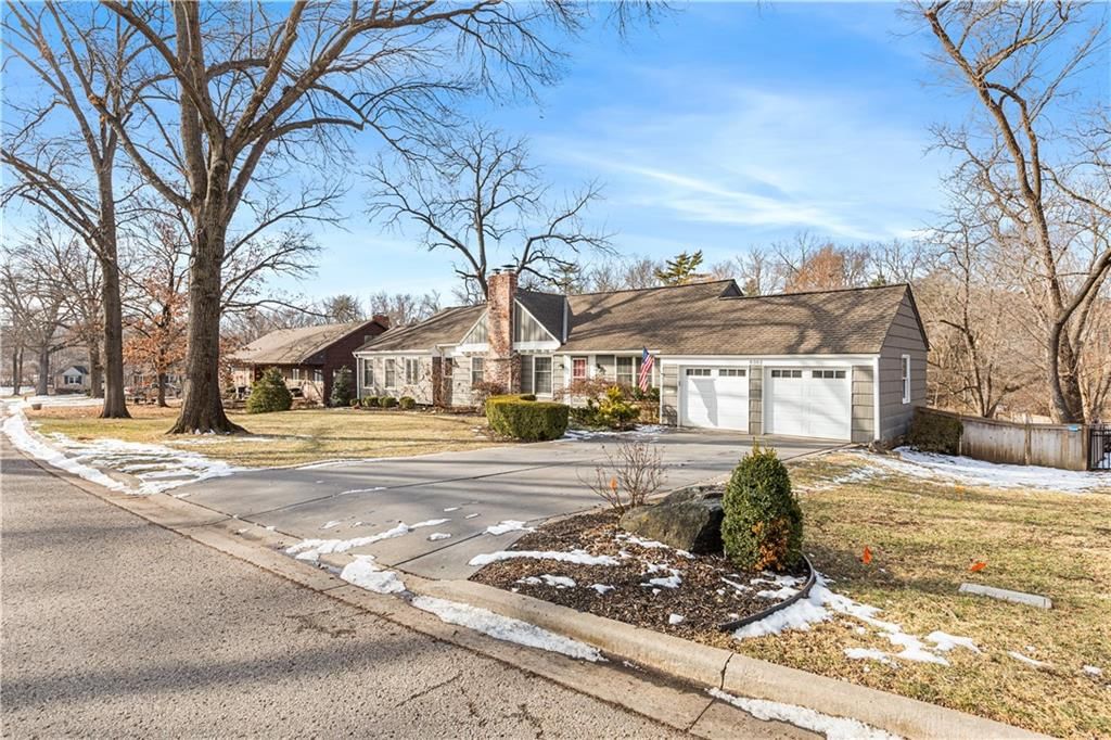 8302 CHEROKEE Lane — photo 3