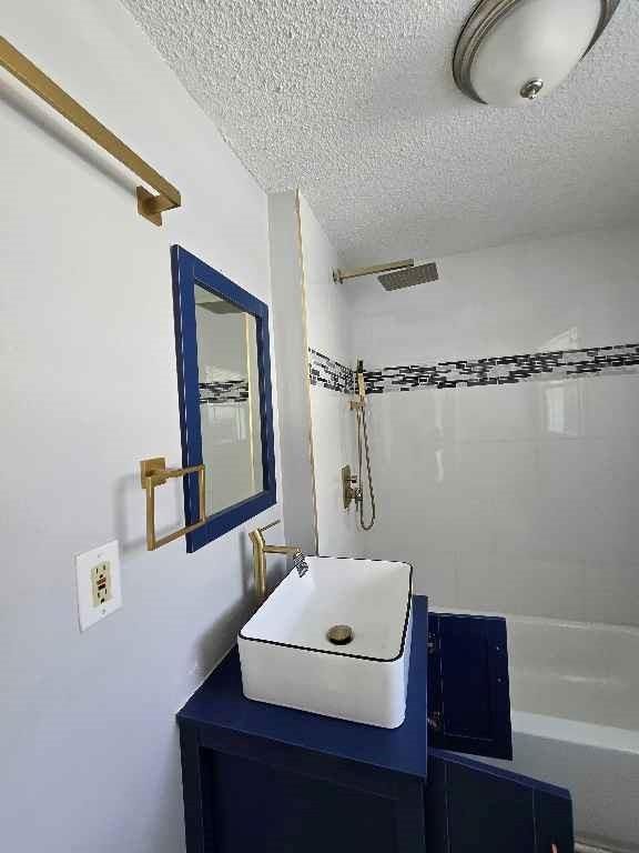 4330 Merriam Drive — photo 3
