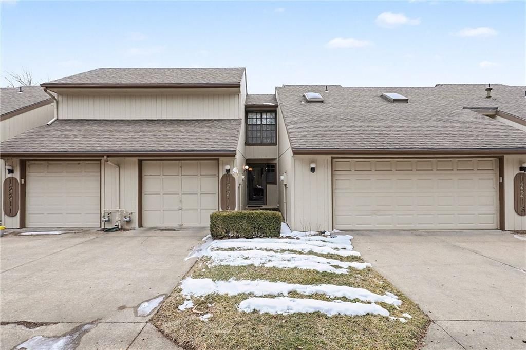 12213 HOLMES Lane, Kansas City, MO