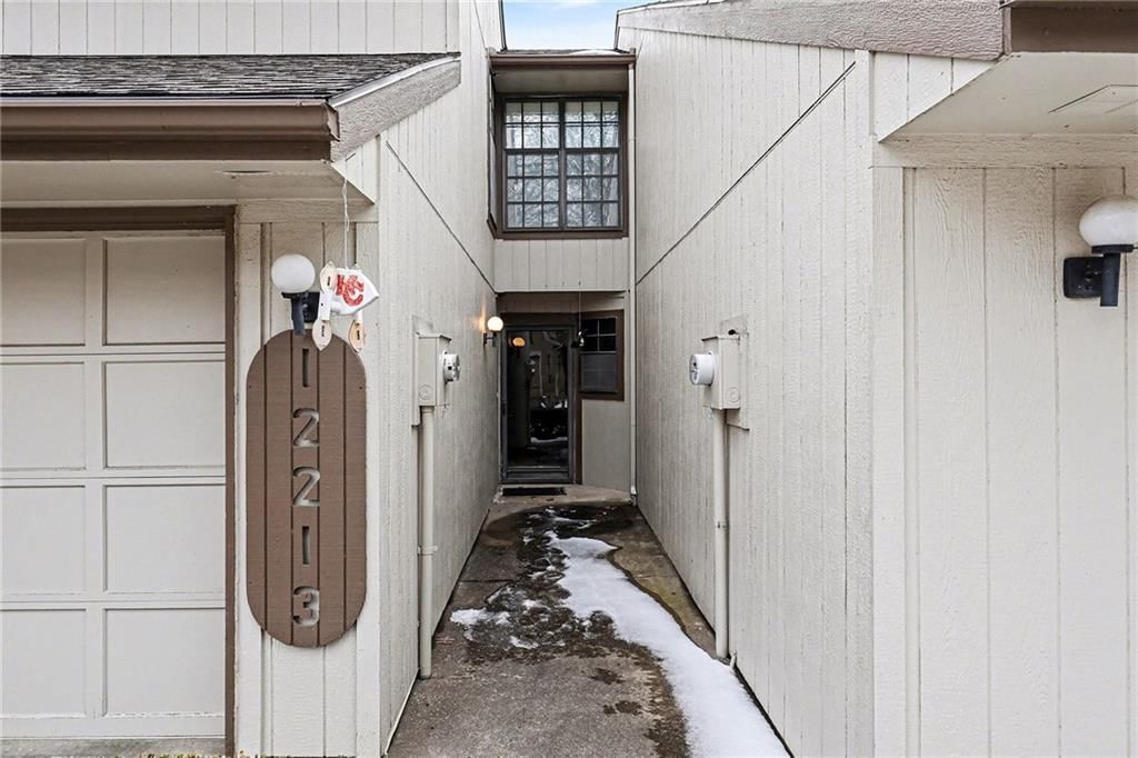 12213 HOLMES Lane — photo 3