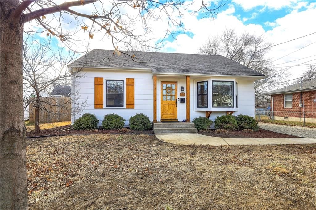 619 E Loula Street — photo 2