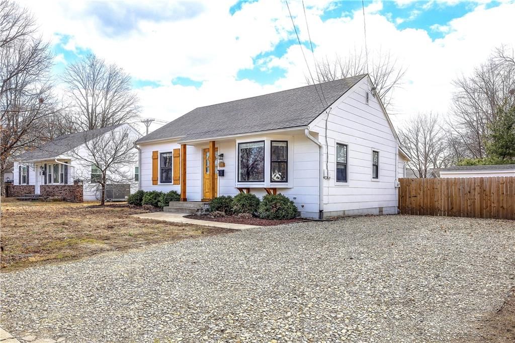 619 E Loula Street — photo 4
