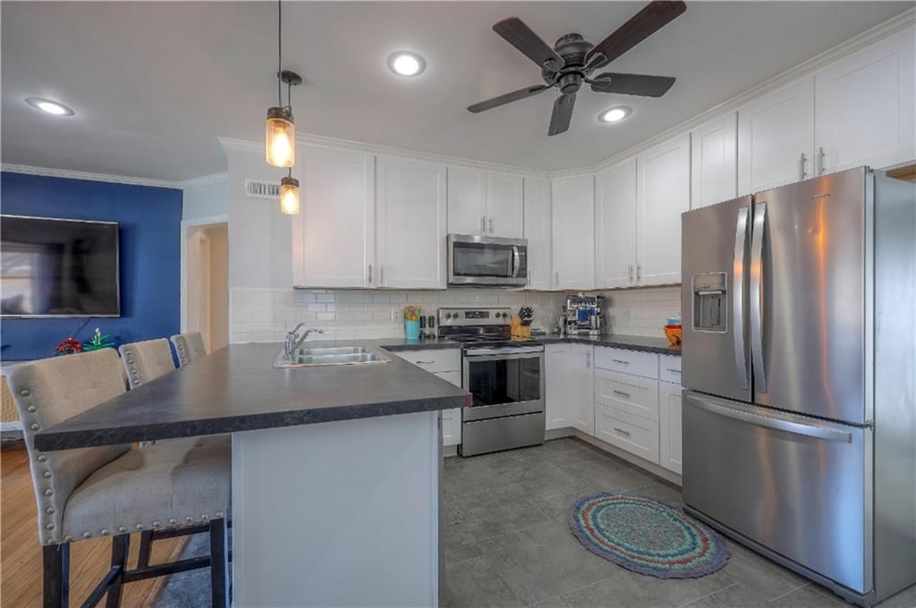 619 E Loula Street — photo 9