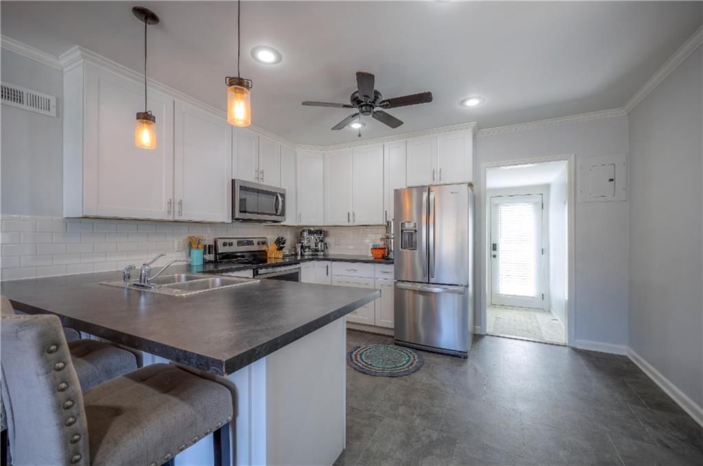 619 E Loula Street — photo 11