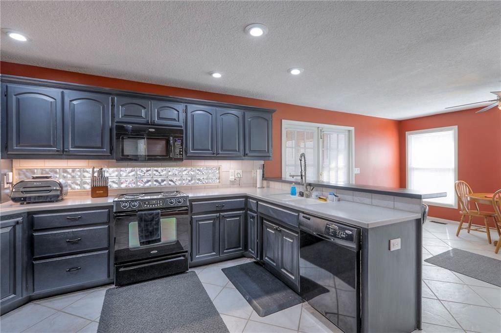 3336 S COCHISE Avenue — photo 26