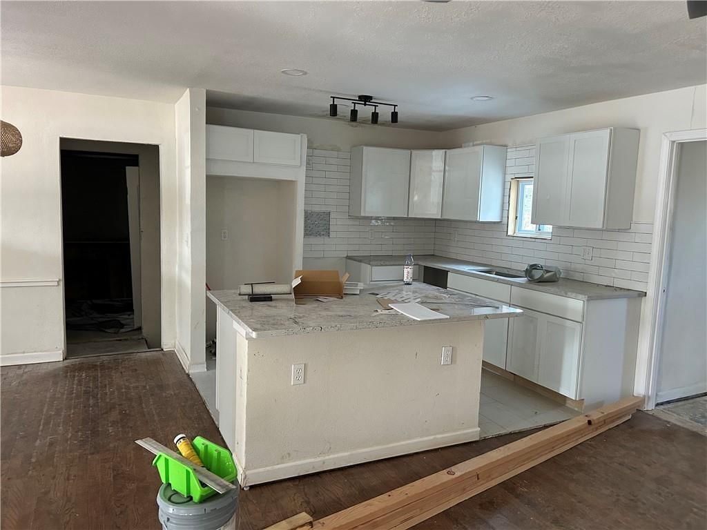 9416 E 64th Street — photo 3