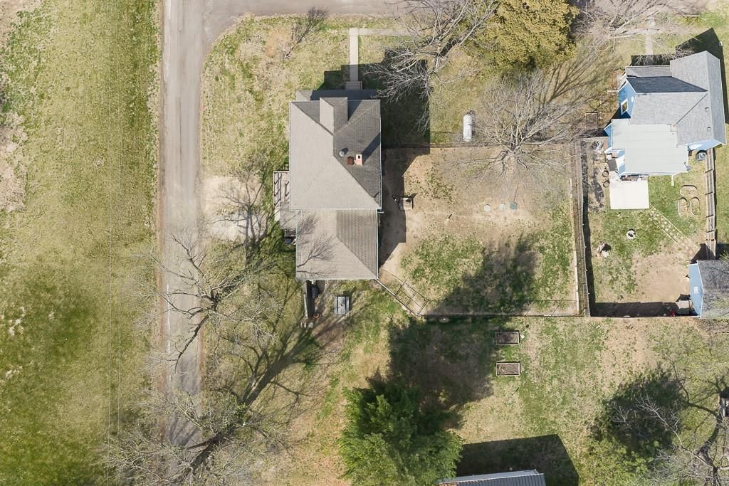 100 Derge Street — photo 3