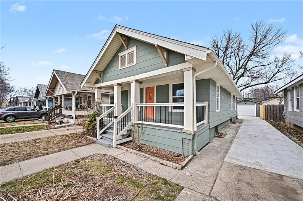 1020 E 22nd Avenue — photo 2