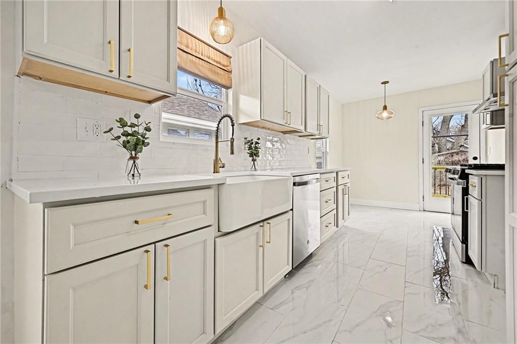 1020 E 22nd Avenue — photo 10