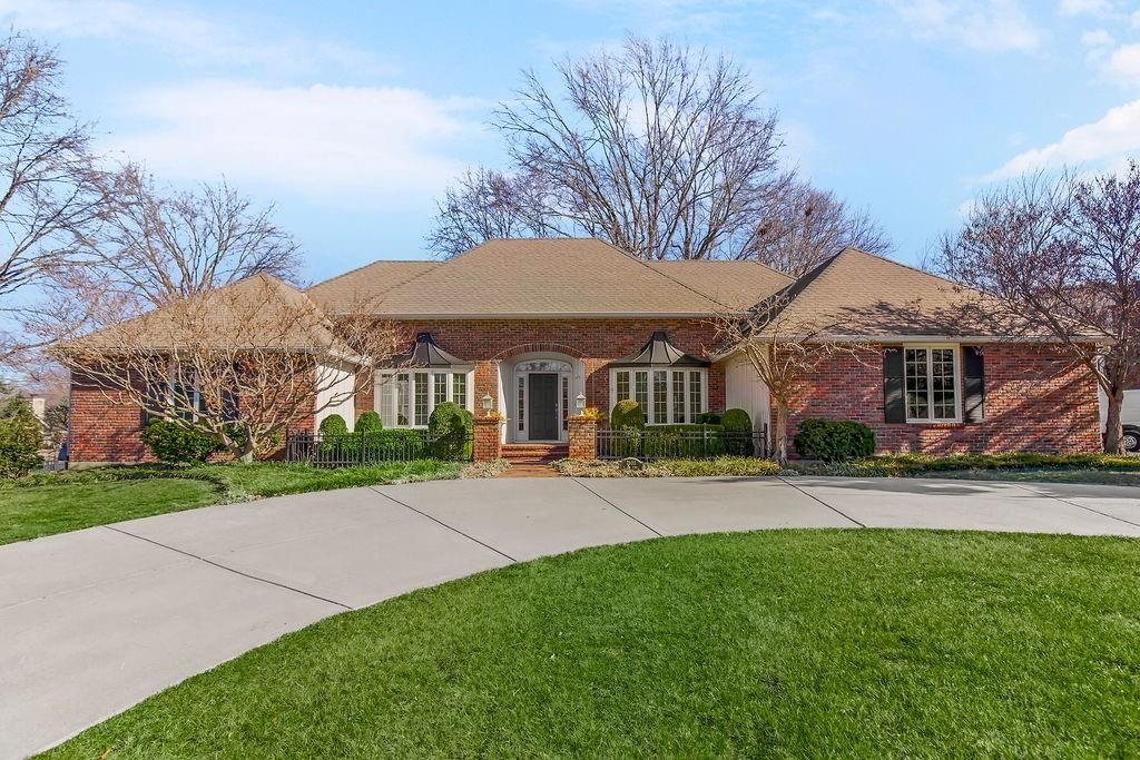 2600 W 70th Street, Mission Hills, KS