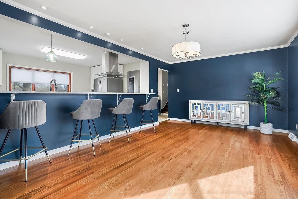 10816 Oak Street — photo 9