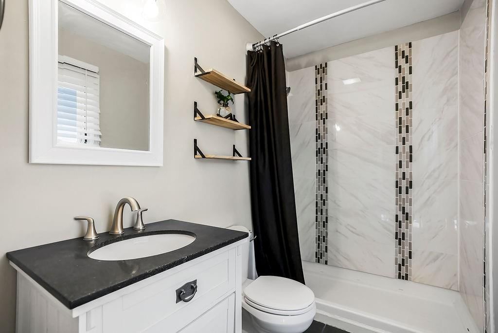 10816 Oak Street — photo 24