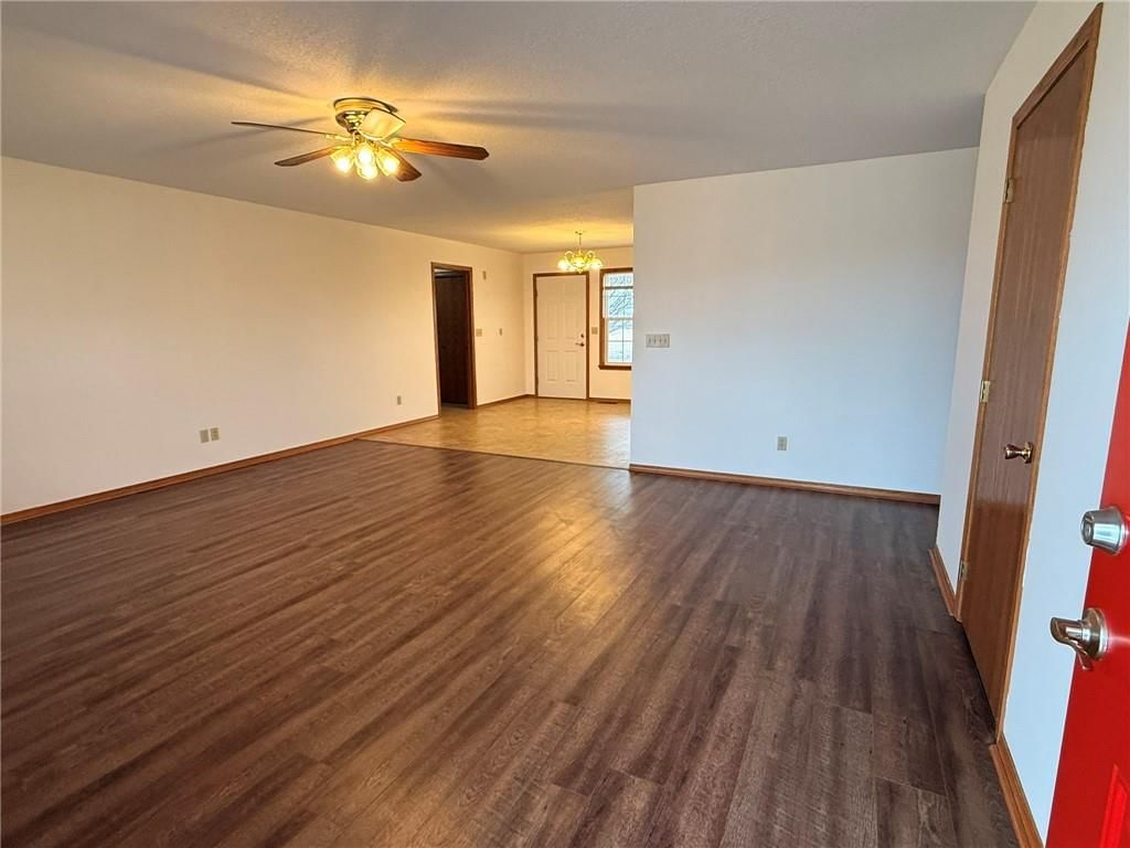 1007 N Main Street — photo 4