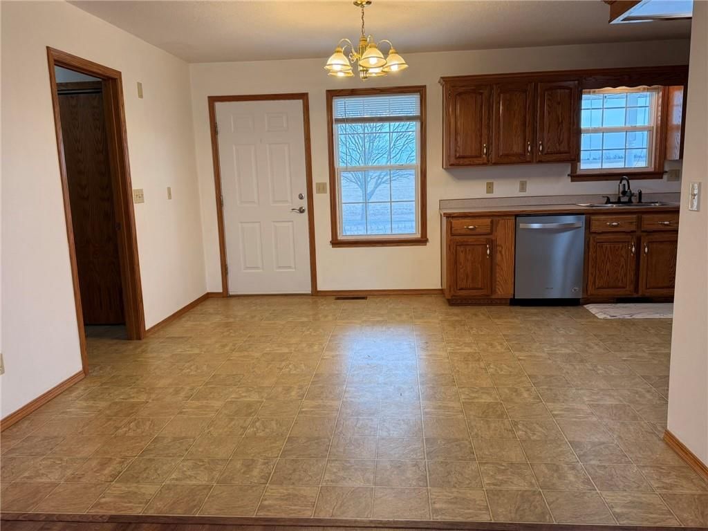 1007 N Main Street — photo 7