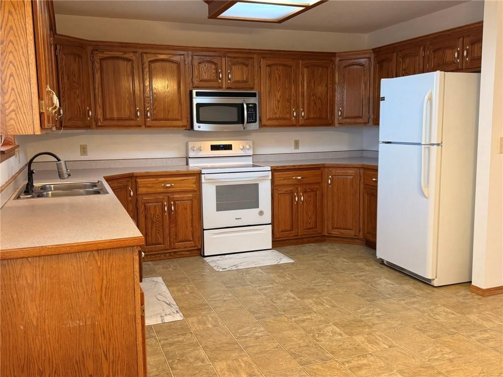 1007 N Main Street — photo 9