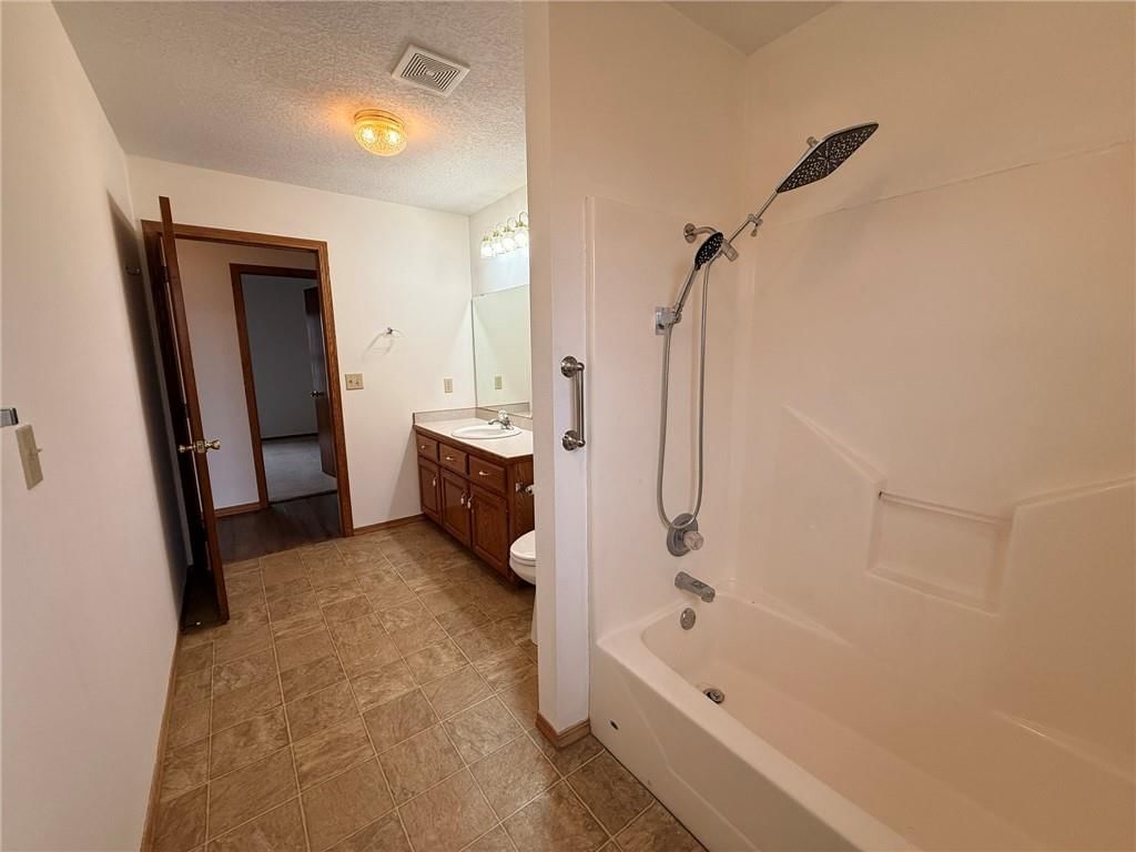 1007 N Main Street — photo 18