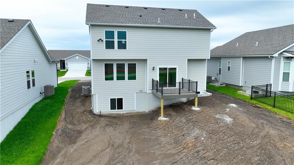 9641 N Colrain Avenue — photo 33