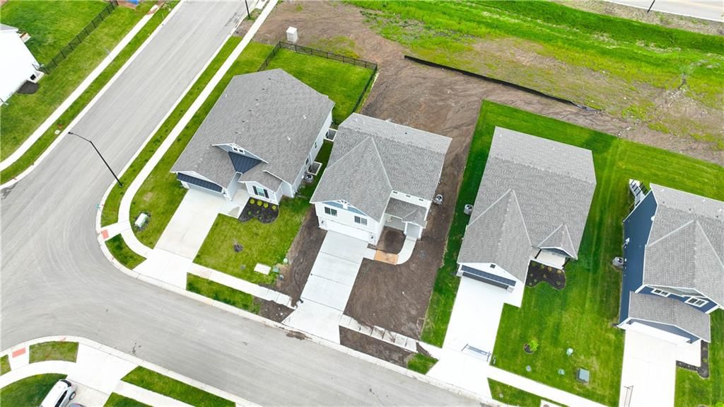 9641 N Colrain Avenue — photo 35