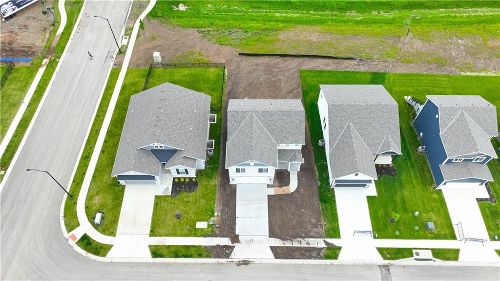 9641 N Colrain Avenue — photo 41