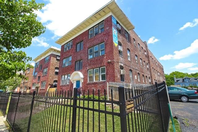 3201-3211 Broadway Street — photo 3