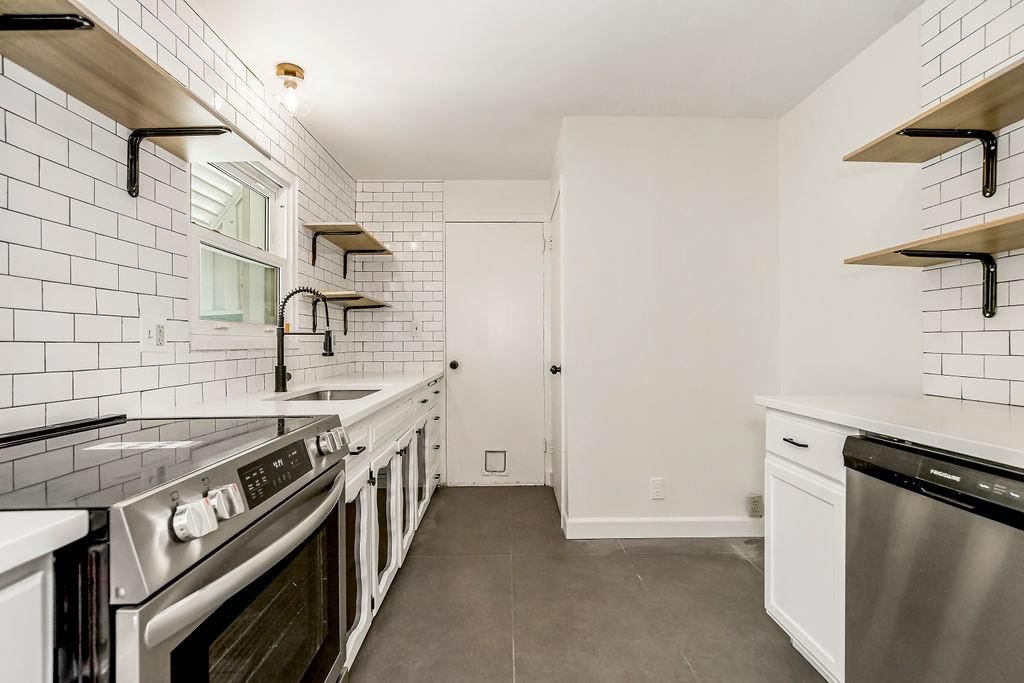 4428 N MONROE Avenue — photo 10