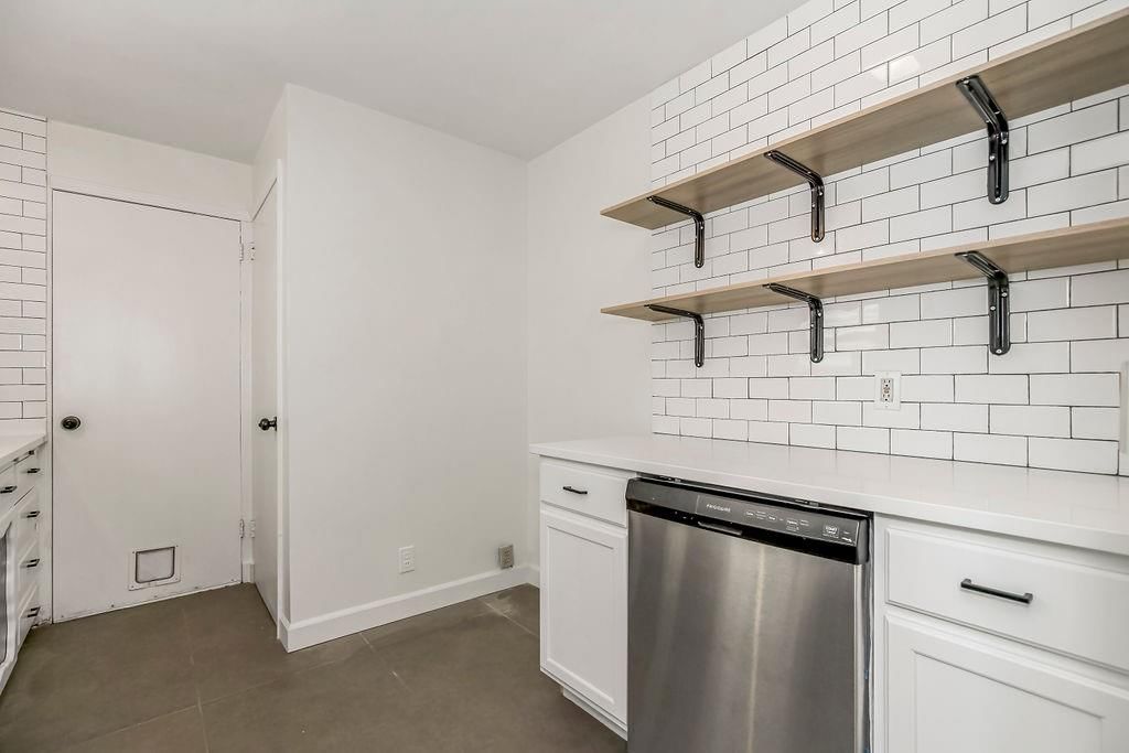 4428 N MONROE Avenue — photo 11