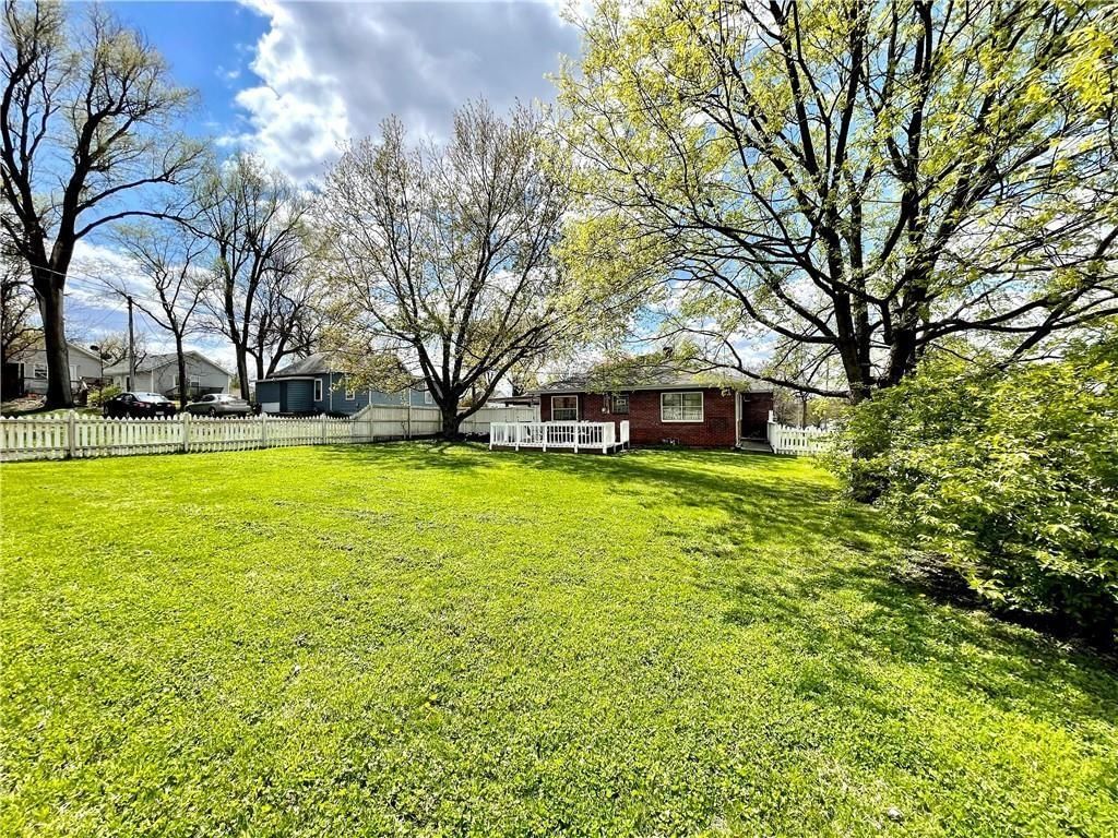 320 W EDWARDS Street — photo 3