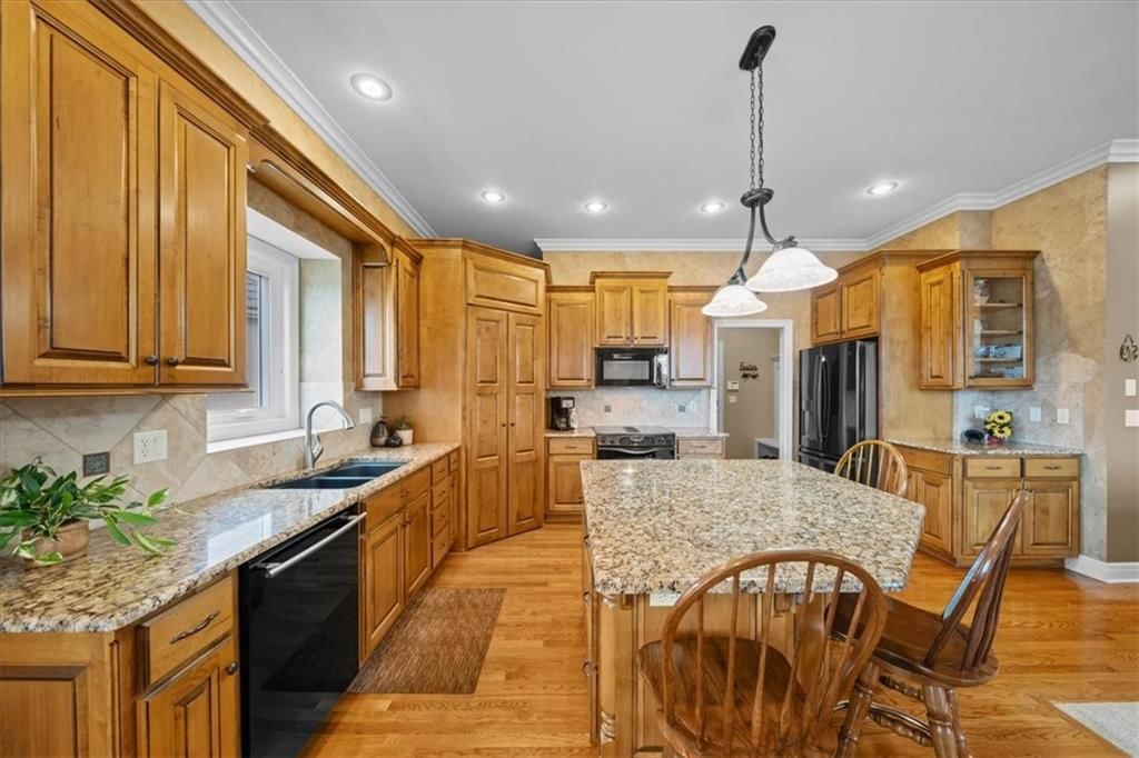 20318 W 99th Terrace — photo 9