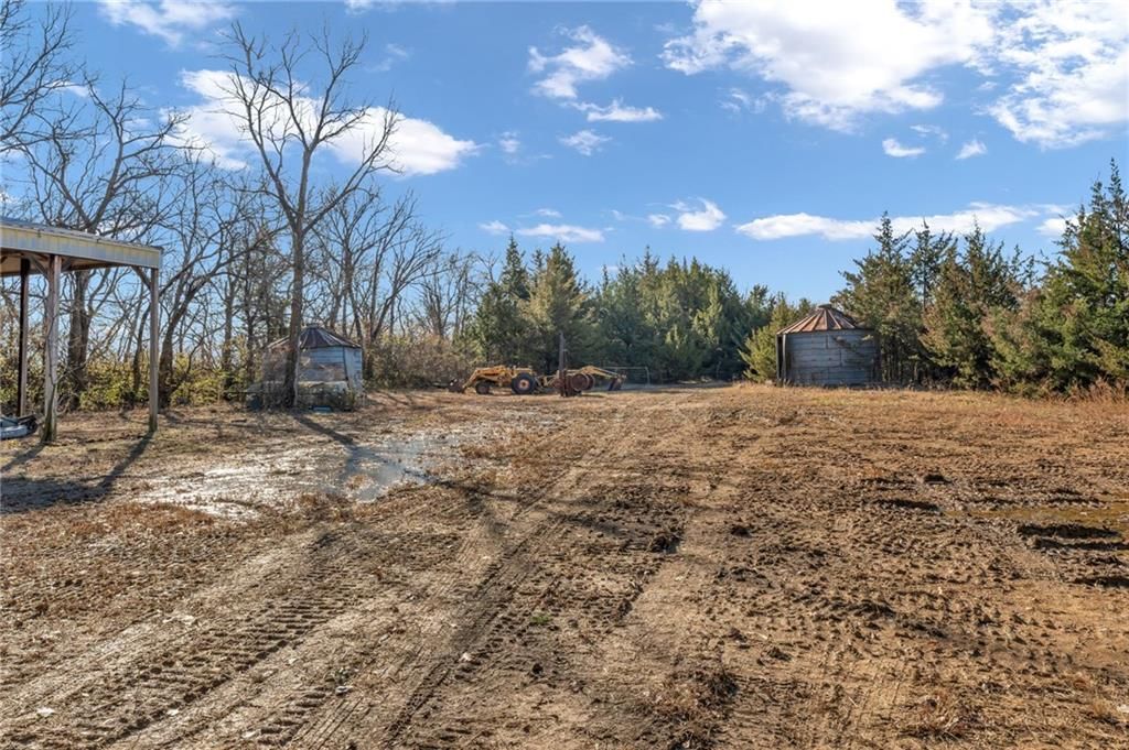 141 & 127 SW Urish Road — photo 39