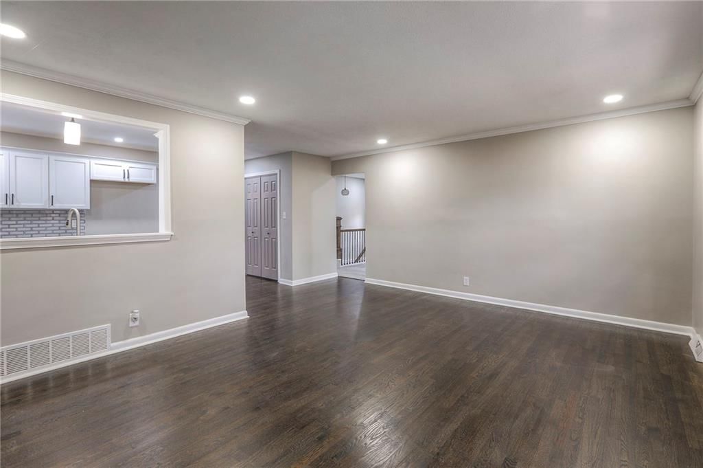 8819 E 80th Terrace — photo 3