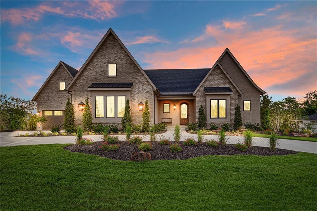 21396 W 93rd Court, Lenexa, KS