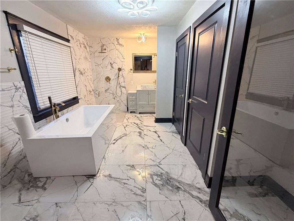 2941 Victor Street — photo 17