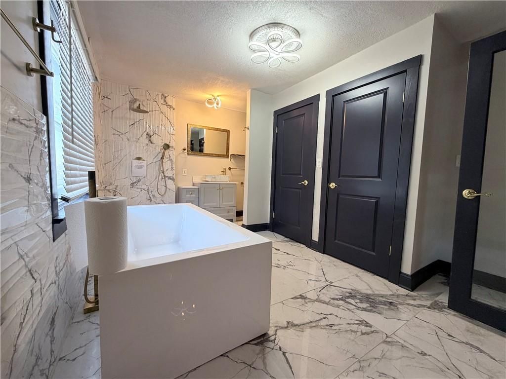 2941 Victor Street — photo 18