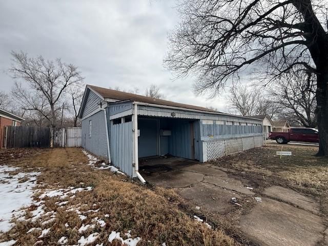 1238 N Derby Avenue — photo 2